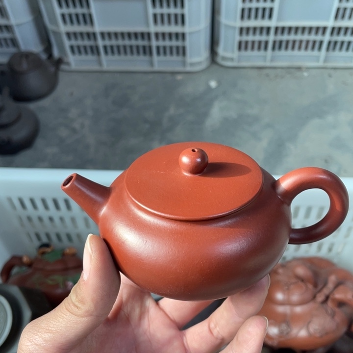 老厂紫砂壶一件。