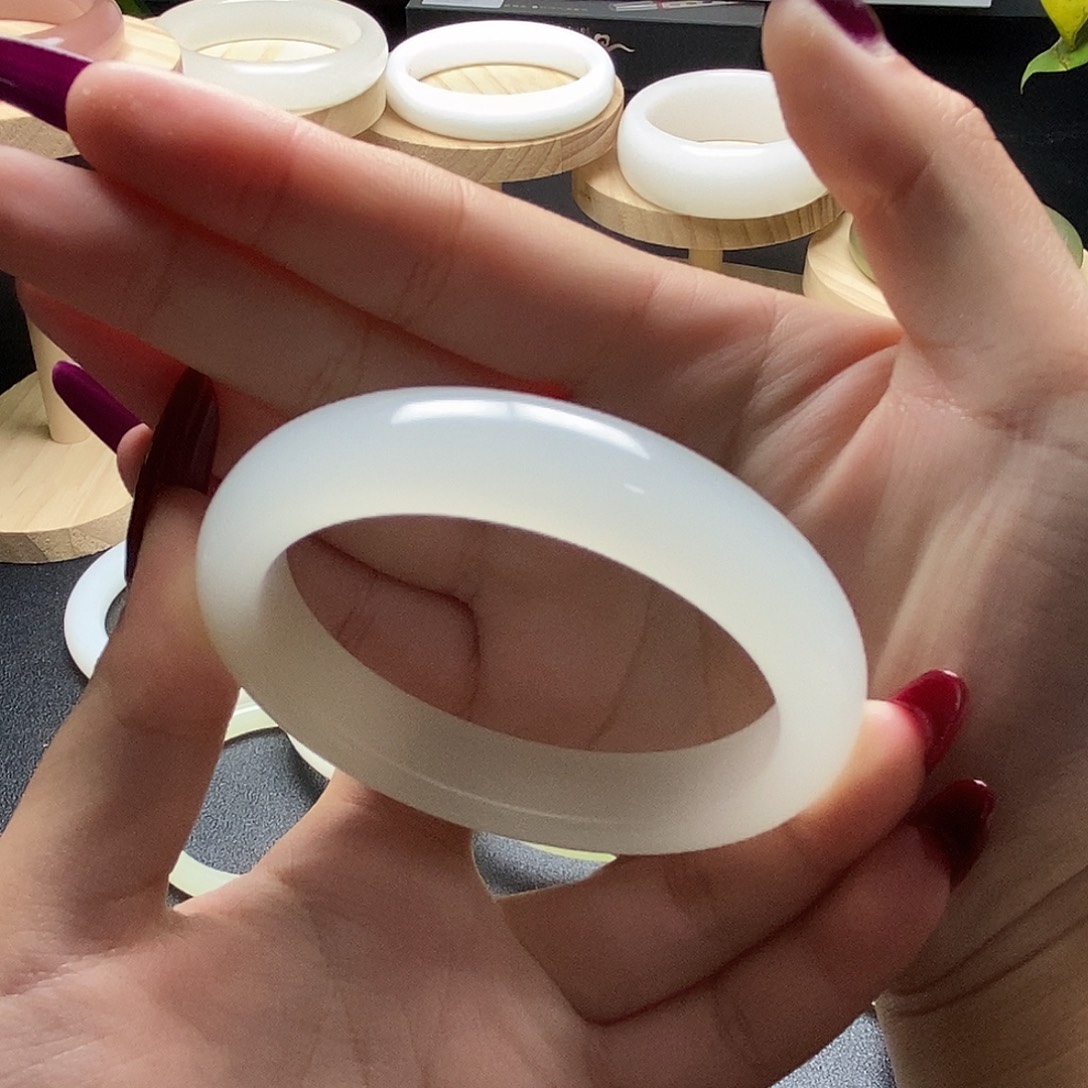 方***坤60圈口高冰白正圈手镯