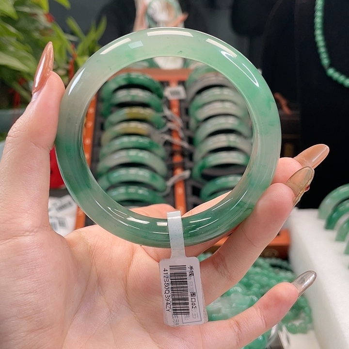 石英质玉手镯未镶嵌天然A货非洲翠手镯