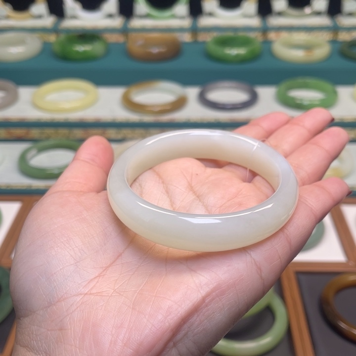 和田玉手镯未镶嵌53