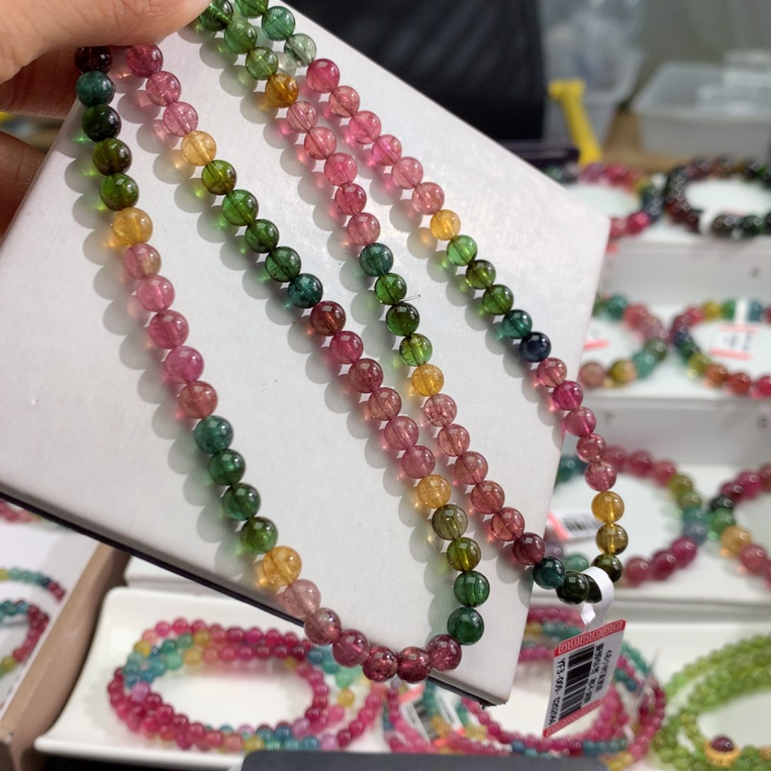 碧玺手链未镶嵌   5.8mm。    