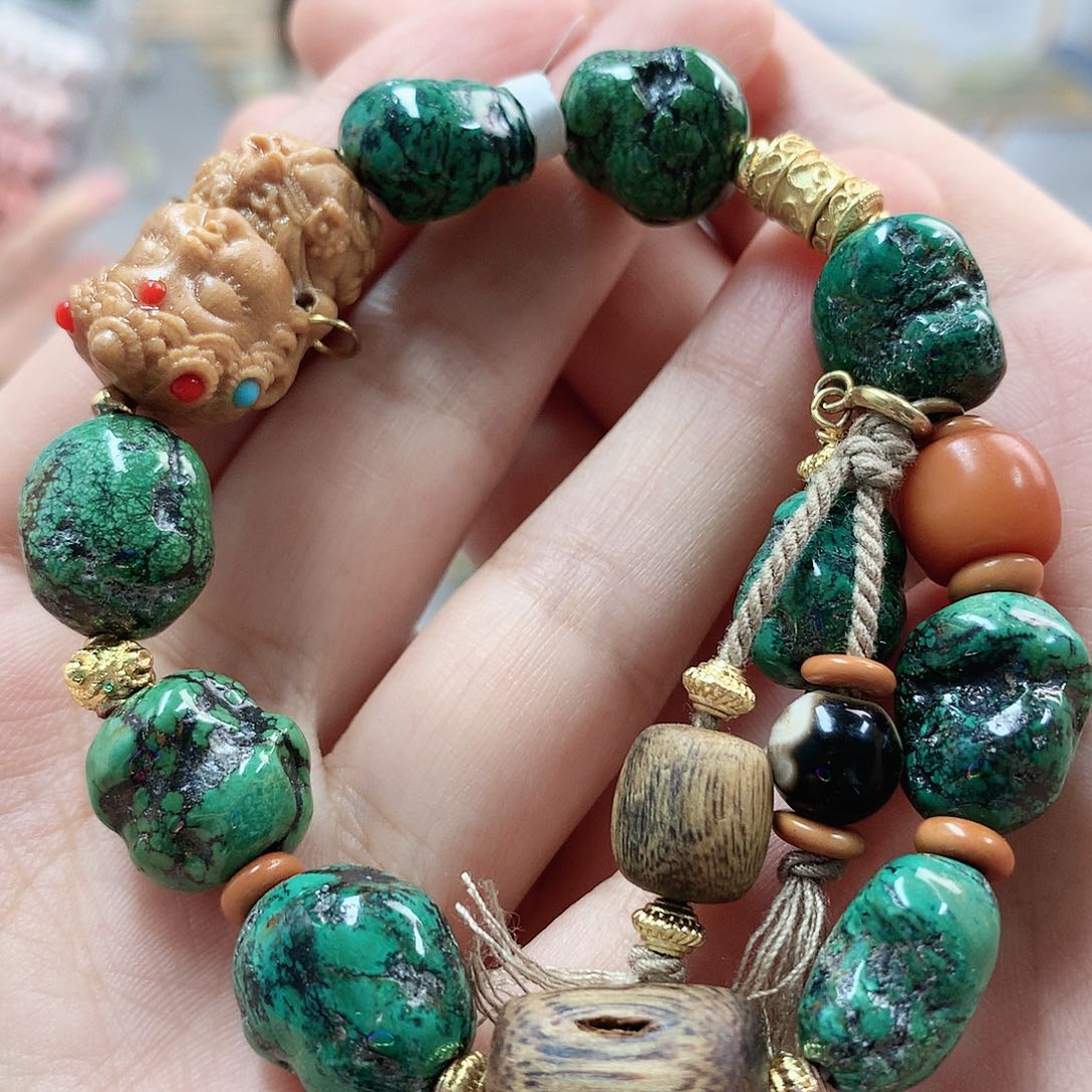 未镶嵌绿松石珠宝奇石