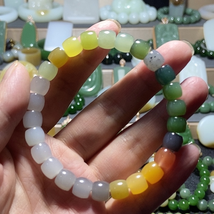 佳***V未镶嵌手串和田玉
