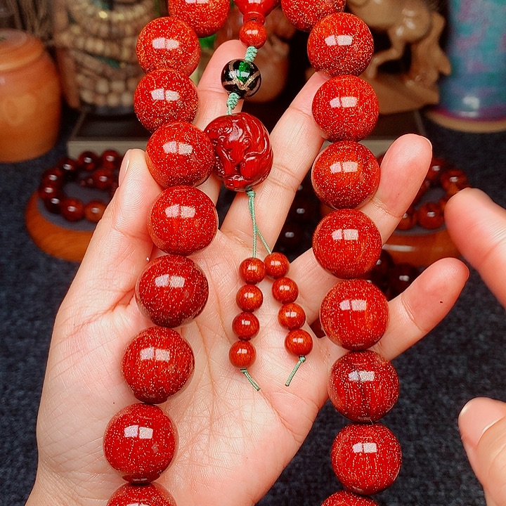 檀香紫檀（小叶紫檀）桃2.0红手持