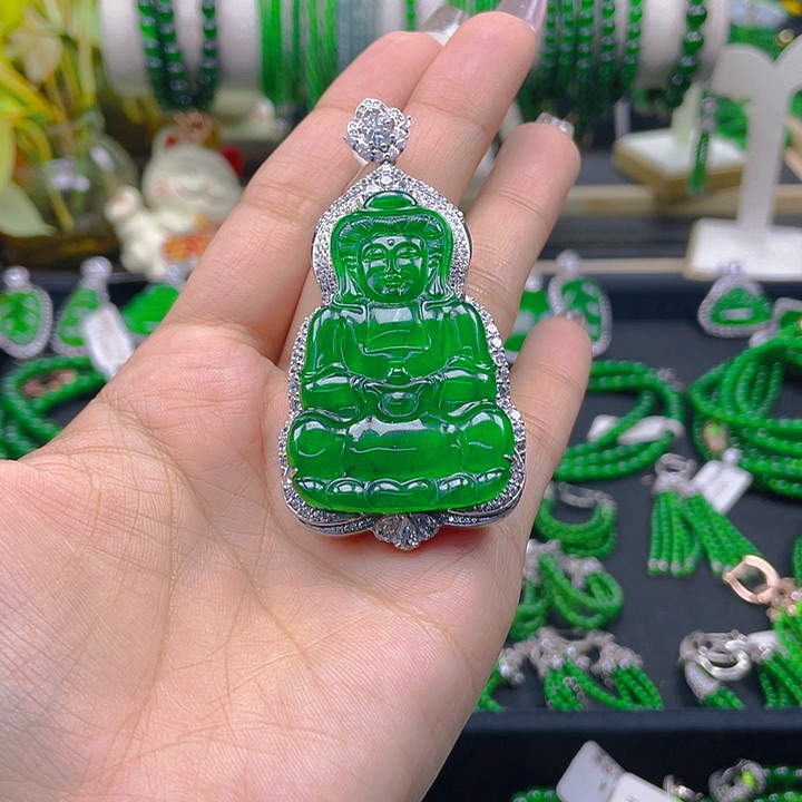 翡翠颈饰银S925镶嵌大观音