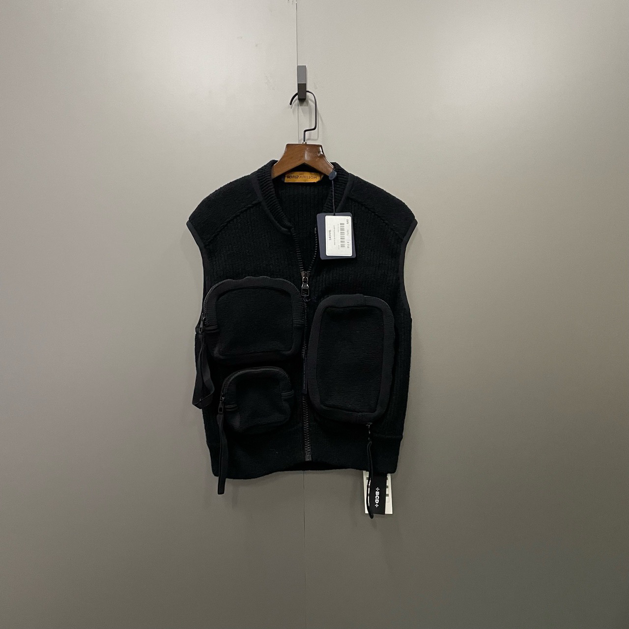 Louis Vuitton LV 口袋机能马甲 M码/全新/15000/ki305402