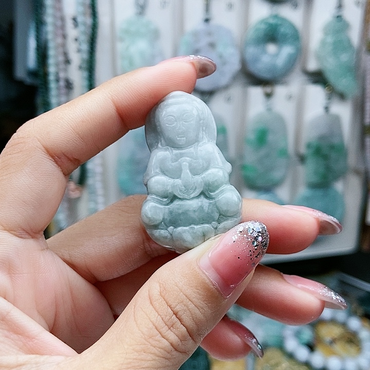 颈饰足铂镶嵌翡翠翡翠