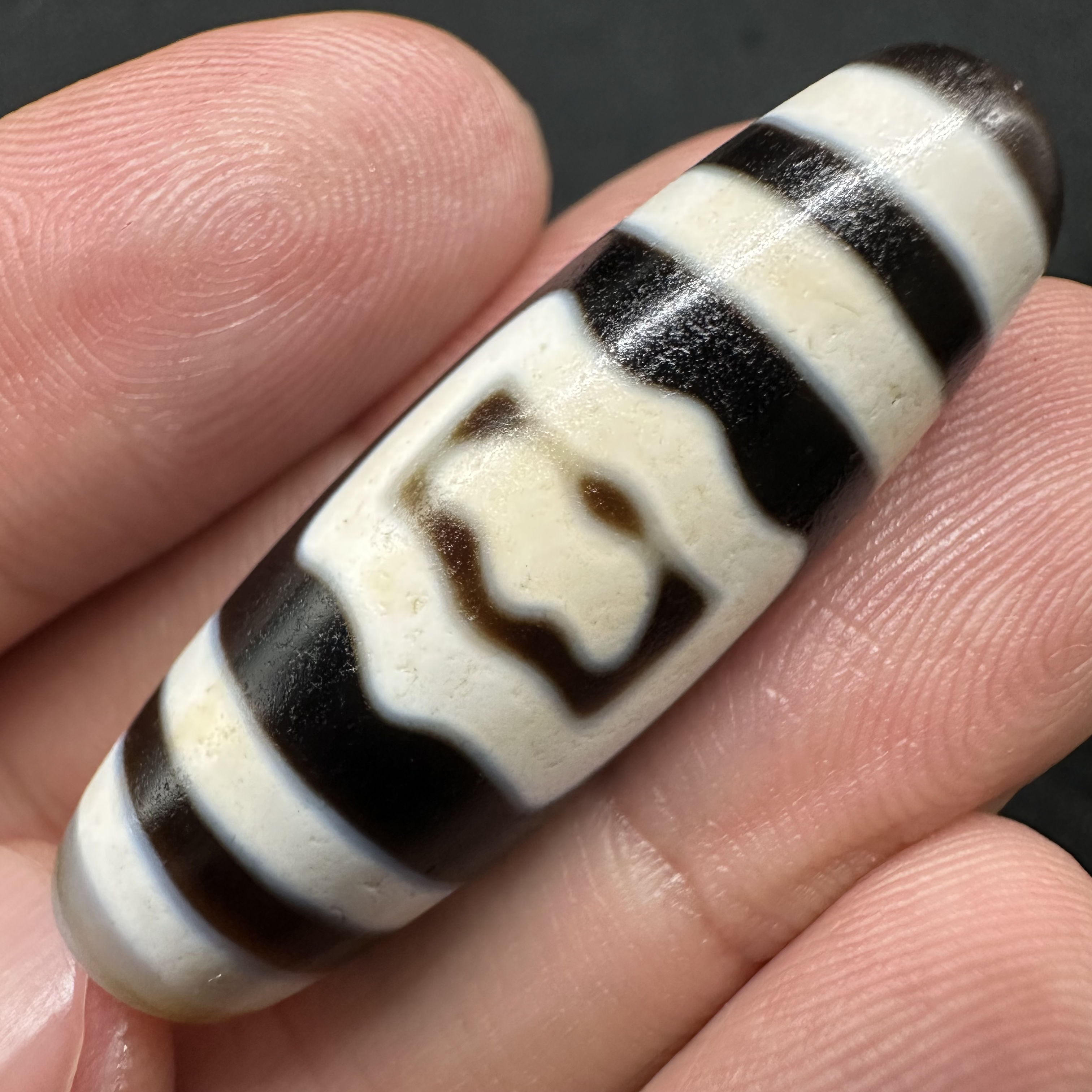 行运黑白大鹏鸟玛瑙天珠