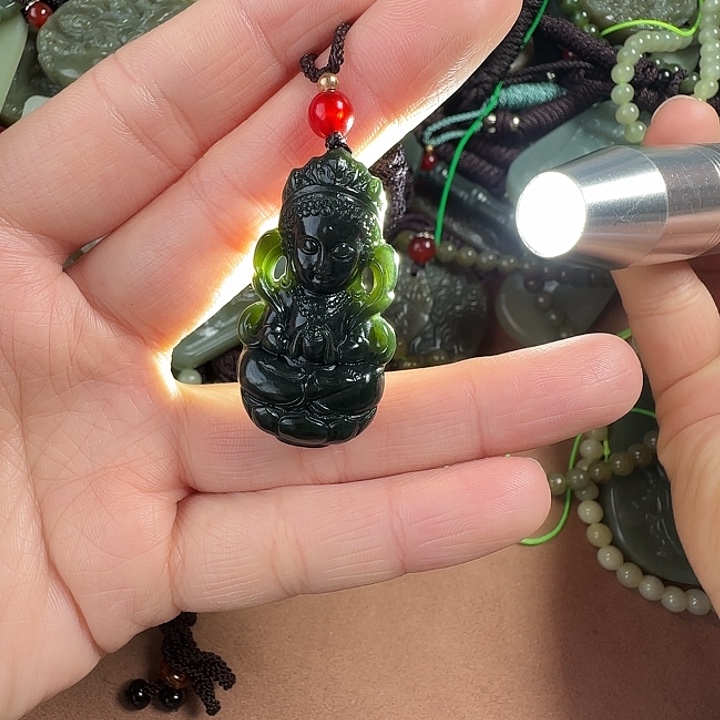 和田玉颈饰未镶嵌