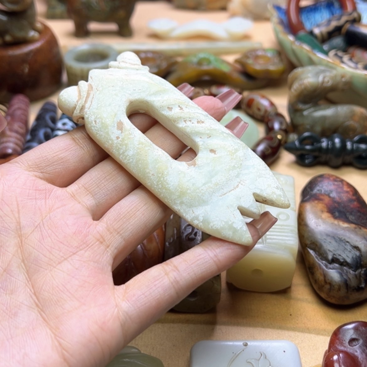 【闪购商品】蛇纹石玉颈饰未镶嵌