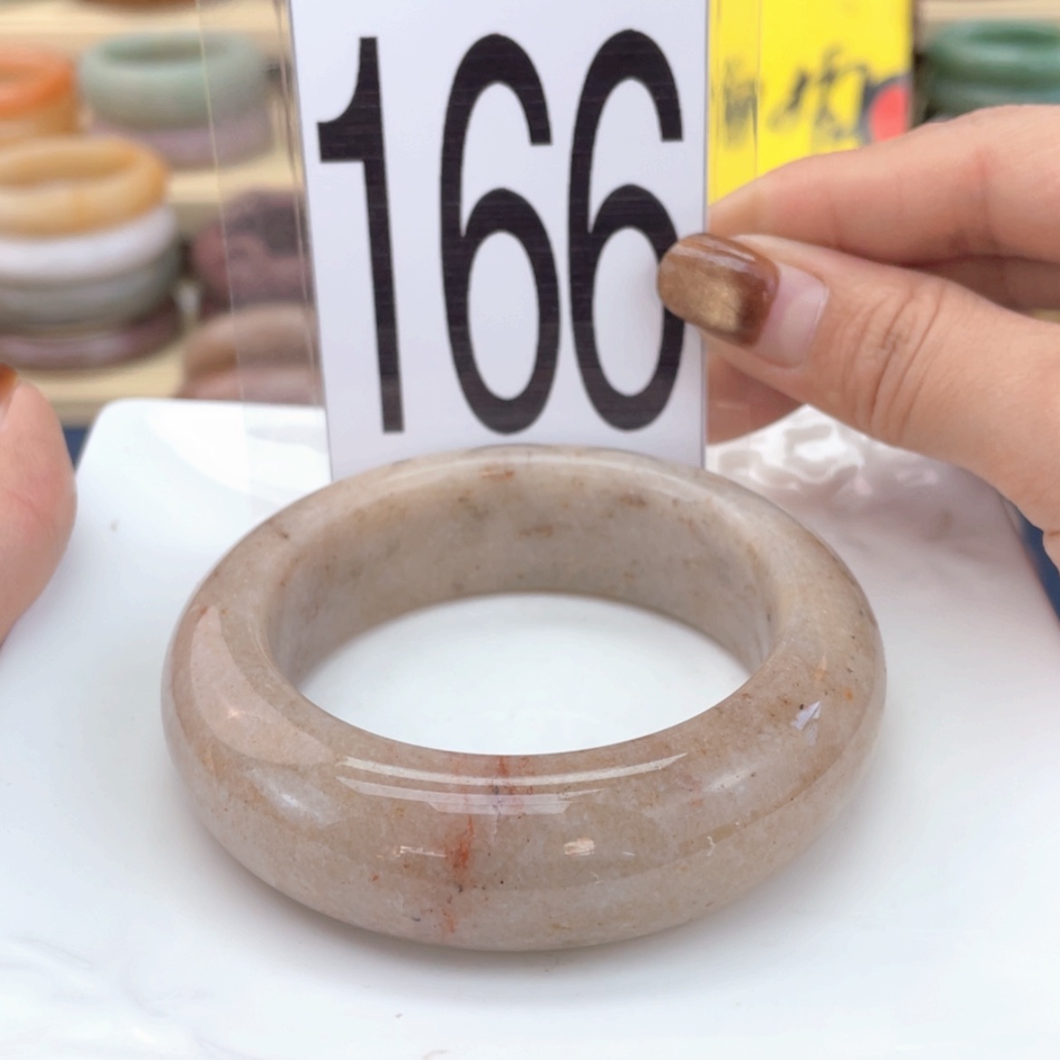 【闪购商品】石英质玉手镯未镶嵌