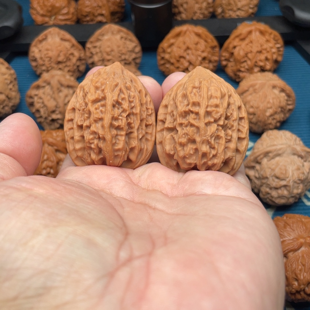 小***哆文玩核桃吊坠鸡心