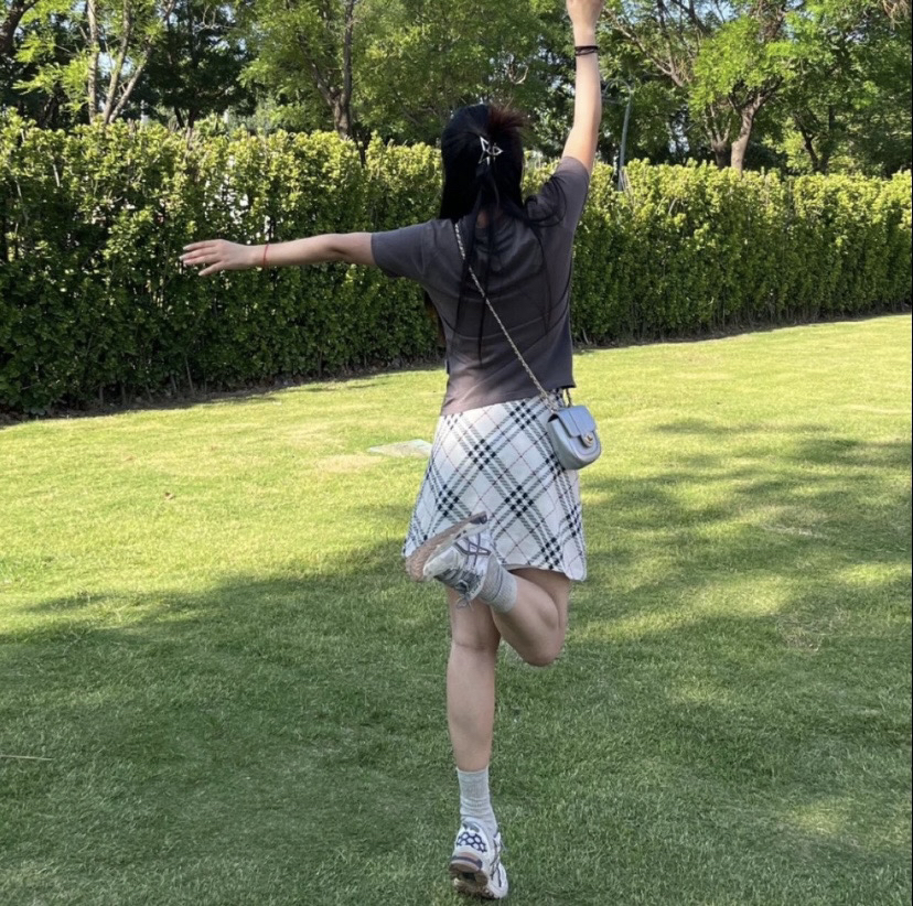 2025新款情侣运动鞋