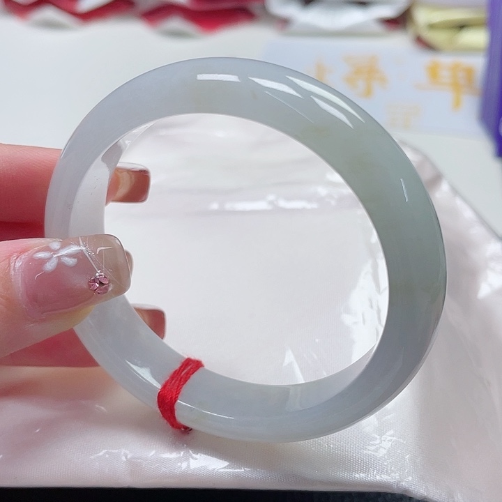 翡翠手镯未镶嵌缅甸