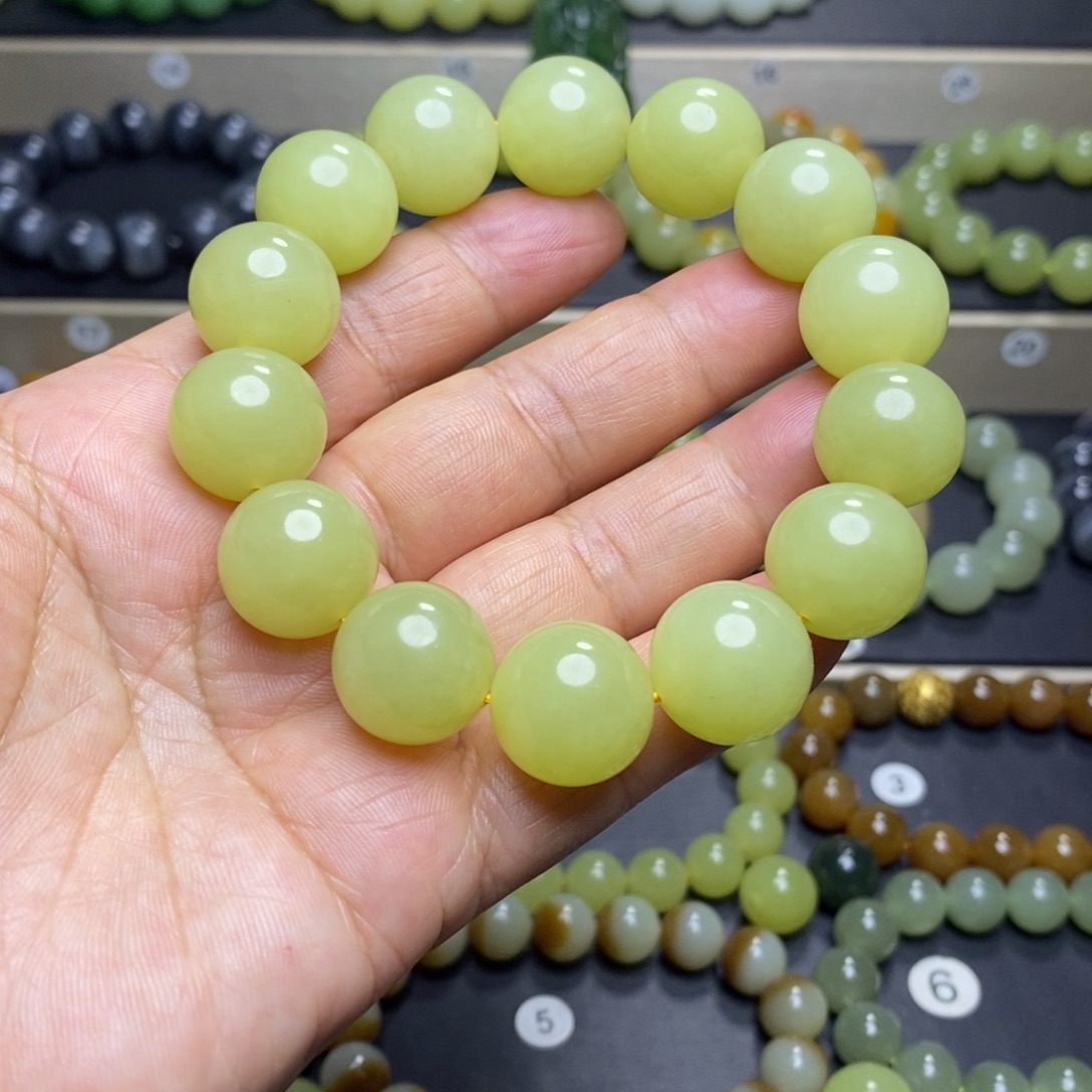 和田玉未镶嵌手串