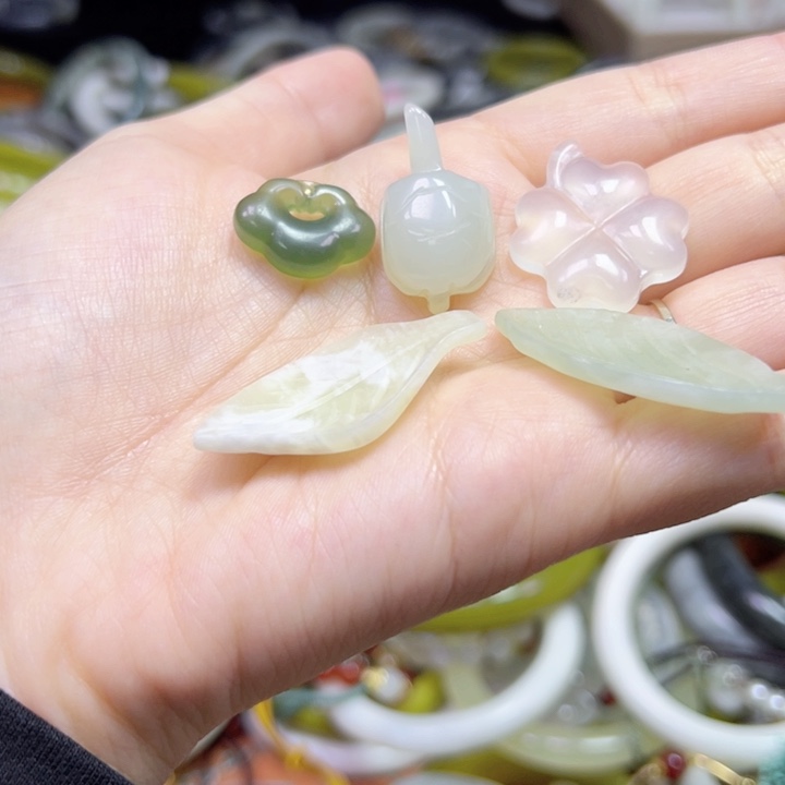 未镶嵌蛇纹石玉手链