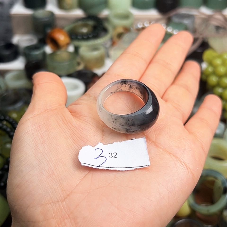 【闪购商品】合金蛇纹石玉戒指不**华