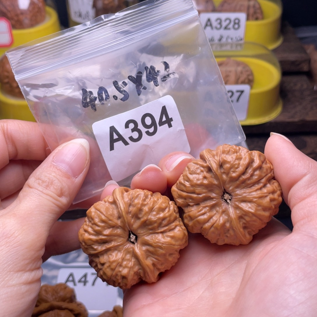 俊***俊文玩核桃吊坠三角蛤蟆头