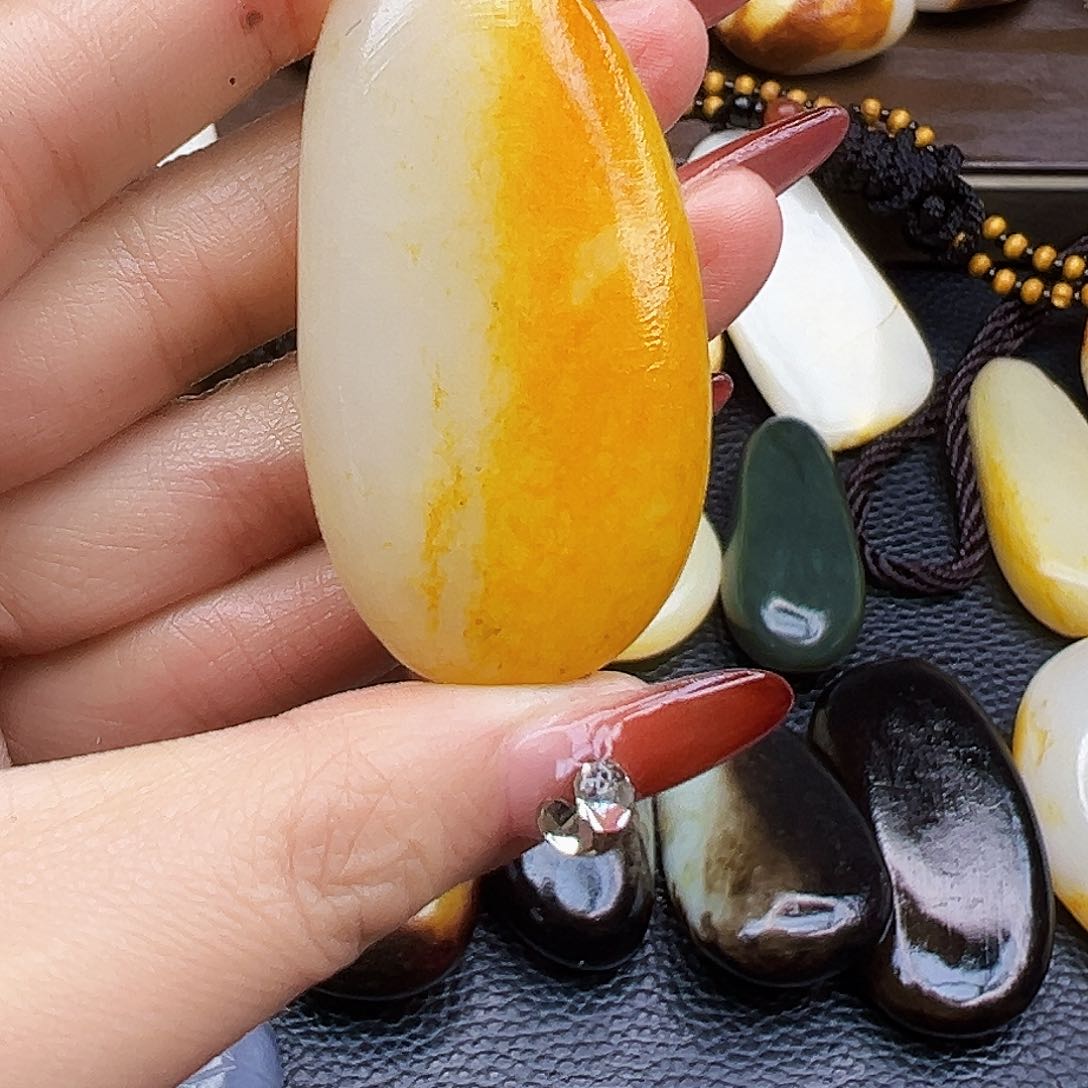 和田玉挂件未镶嵌