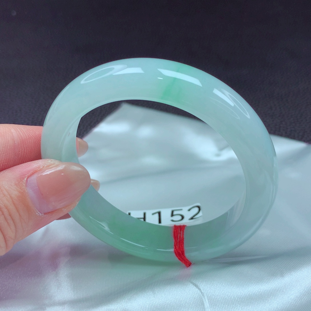 翡翠手镯未镶嵌手镯88