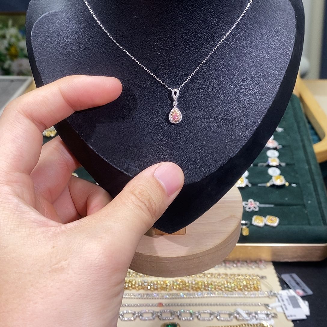 钻石颈饰18K金镶嵌项链