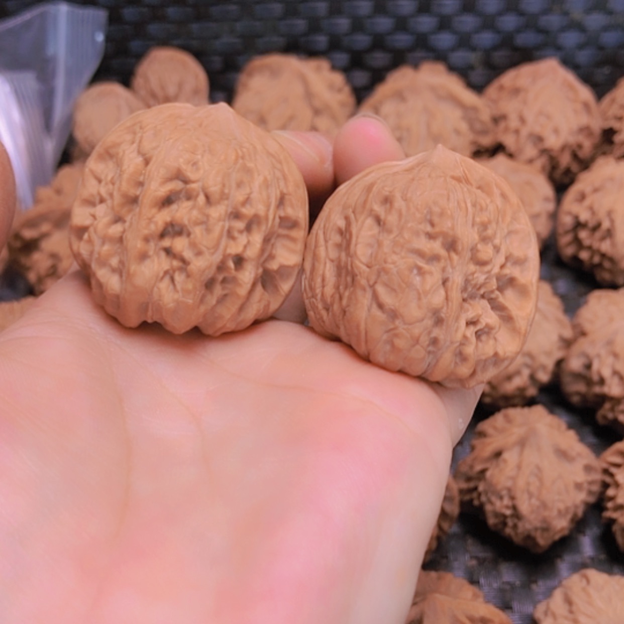 【闪购商品】核桃摆件37平谷凹底有修出油