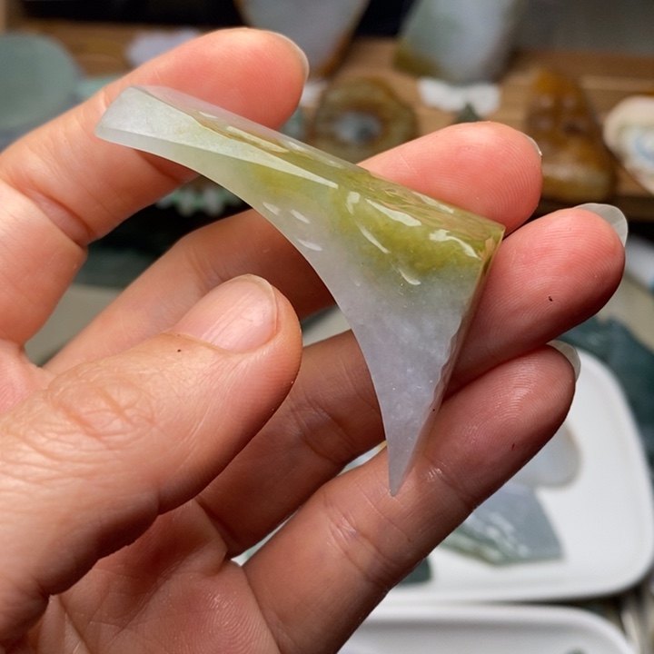 翡翠未镶嵌颈饰天然