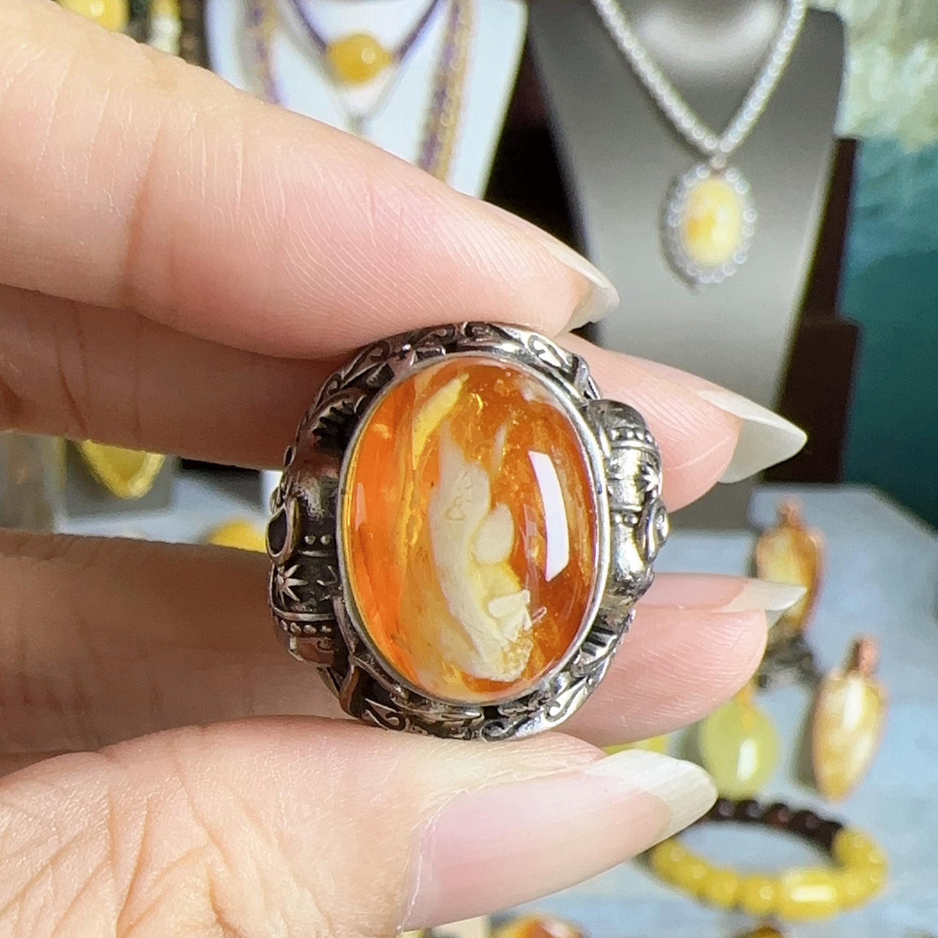 琥珀蜜蜡爆花金瓷白银戒指