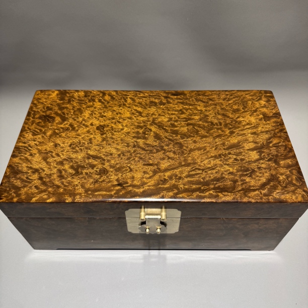 正宗小叶桢楠金丝楠木大龙胆纹一木一器35-19-14㎝高货