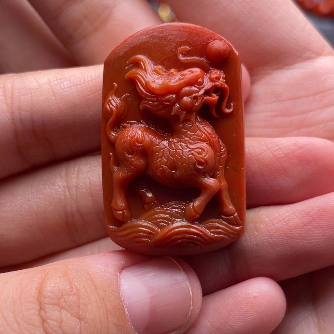 南红玛瑙未镶嵌珠宝奇石麒麟吊坠