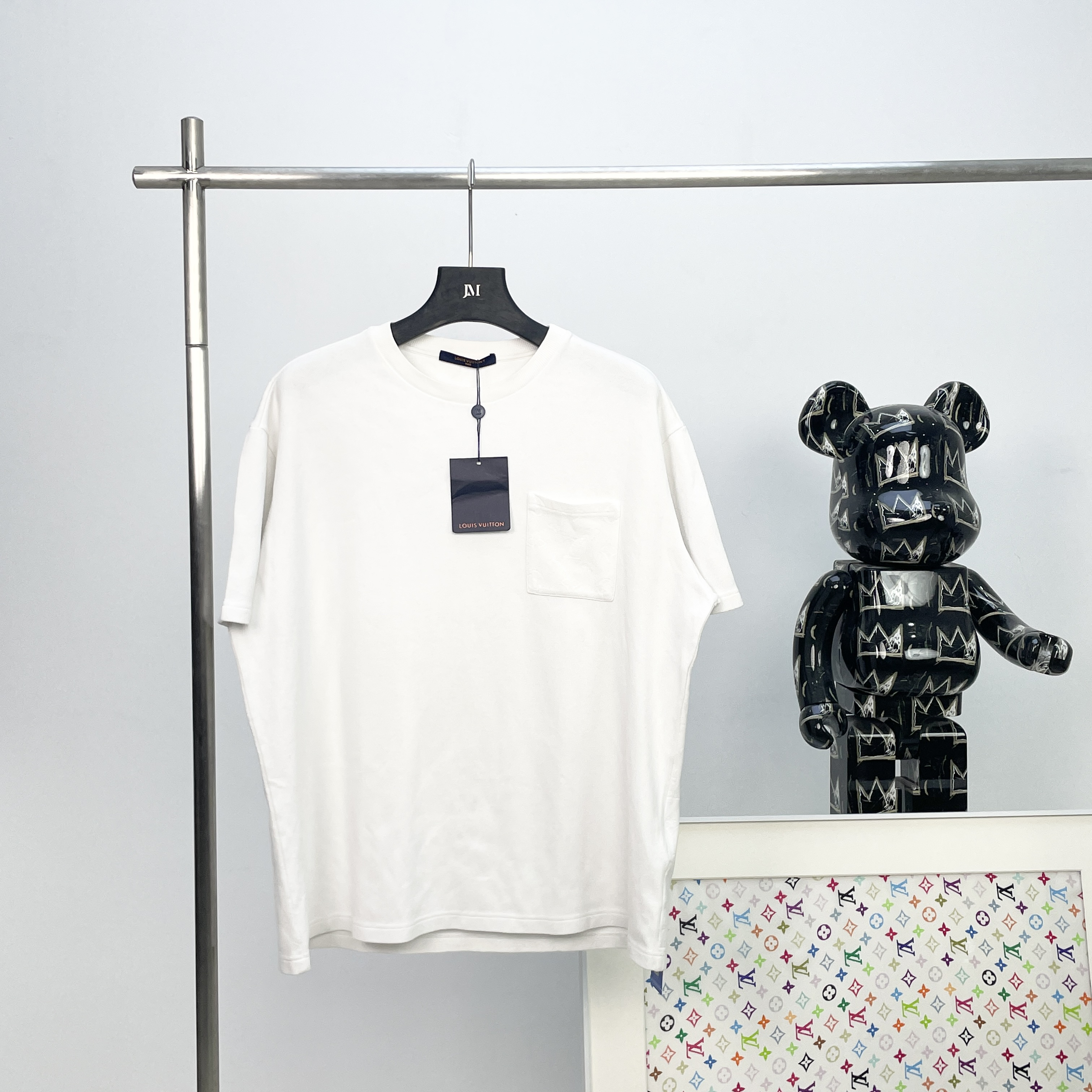 99新 LouisVuitton/路易威登 1849/白色Logo满印暗纹口袋短袖/XL