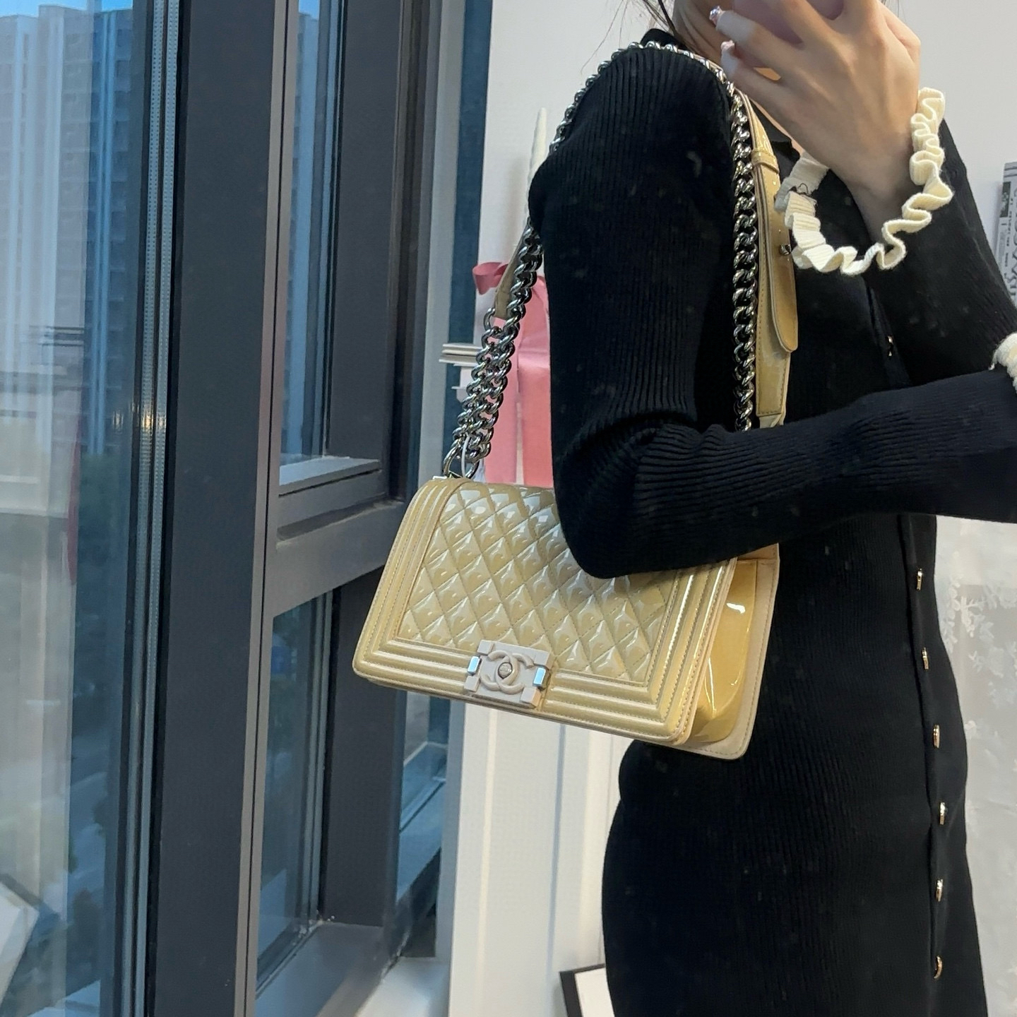 95新 Chanel/香奈儿 chanel鹅黄色leboy链条斜挎包