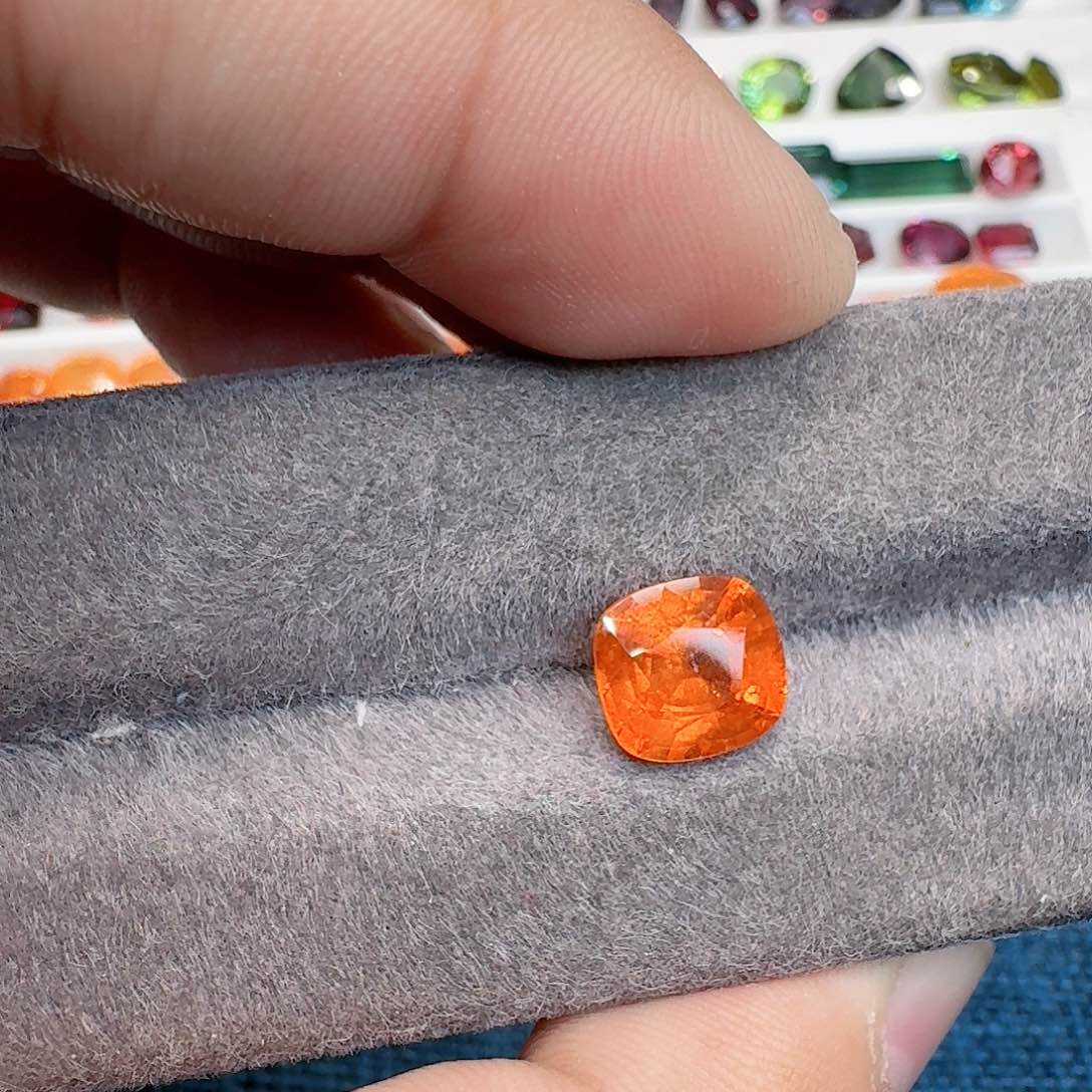 石榴石（芬达石）裸石未镶嵌