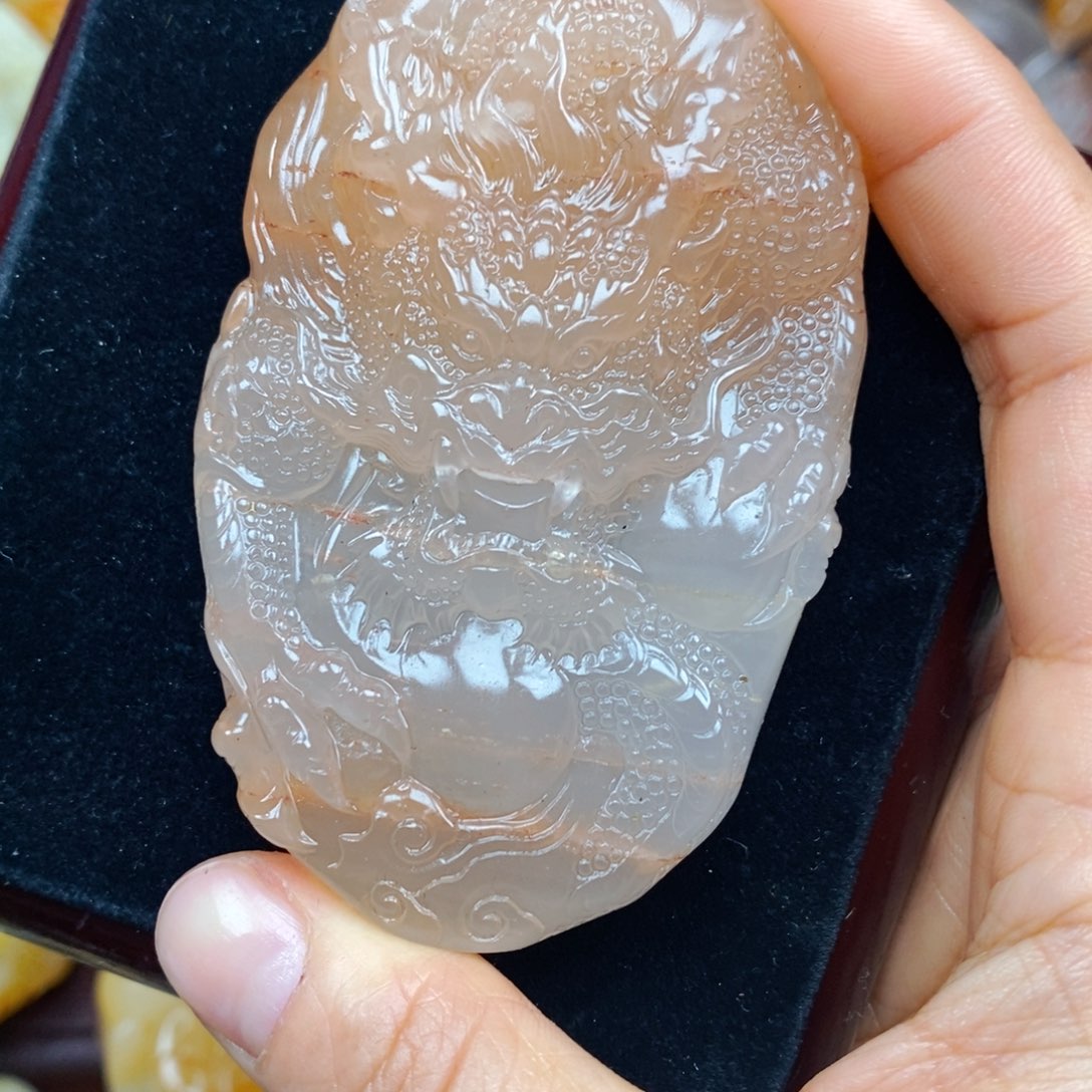 石英质玉（黄龙玉）未镶嵌颈饰