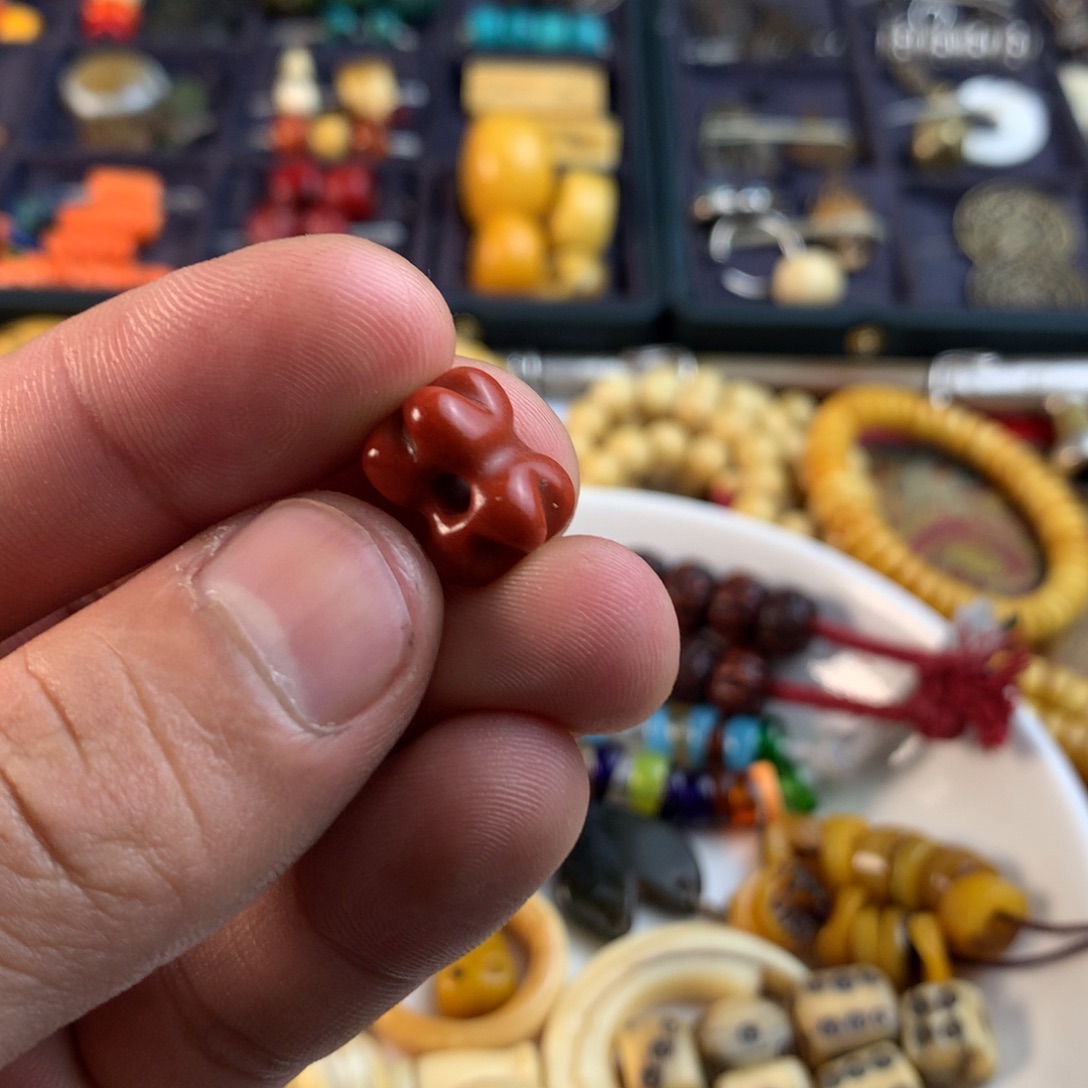 玻璃颈饰手雕红料器高古金刚杵