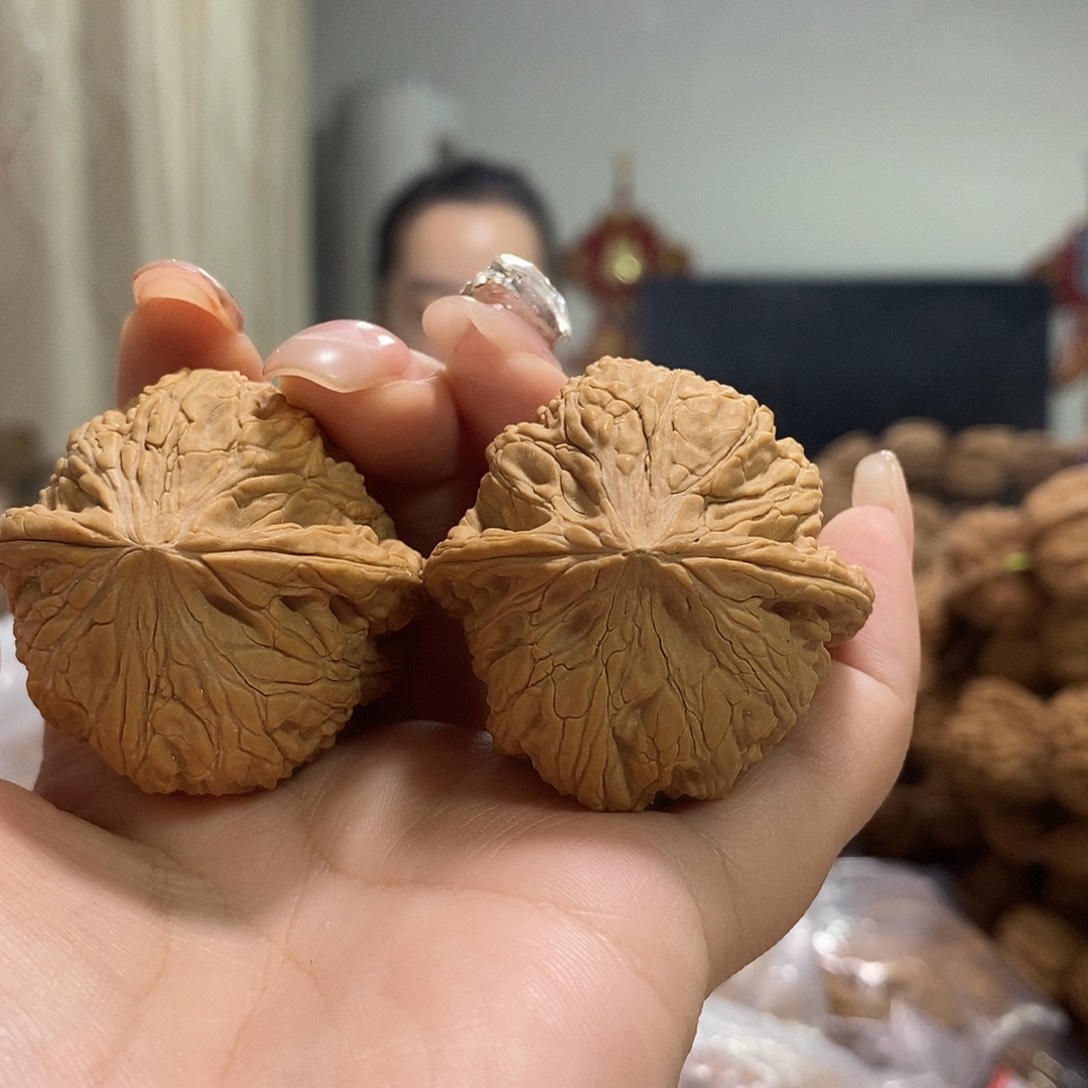 把件文玩核桃41绣球有水尖