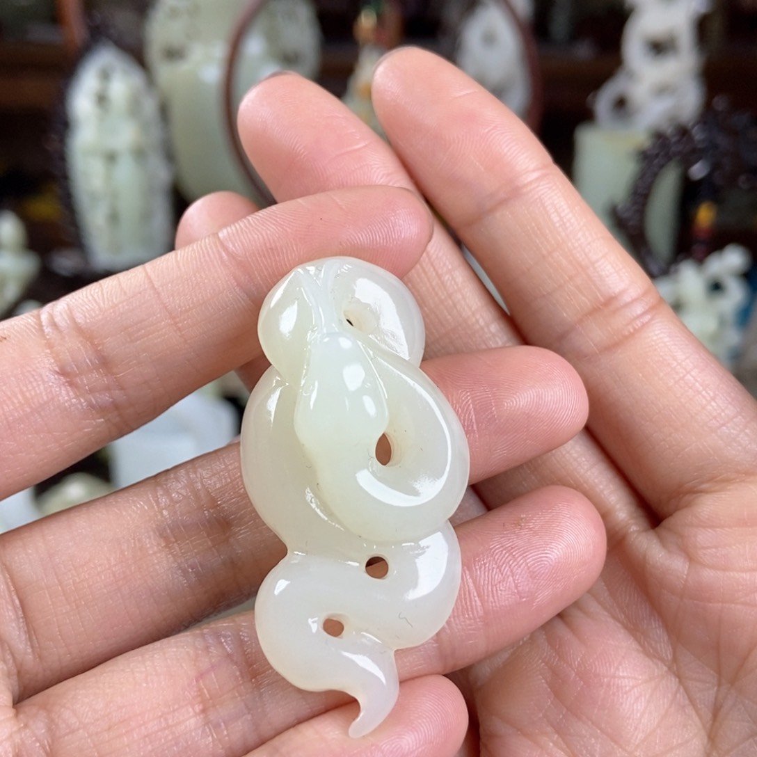 和田玉挂件未镶嵌蓝****妹