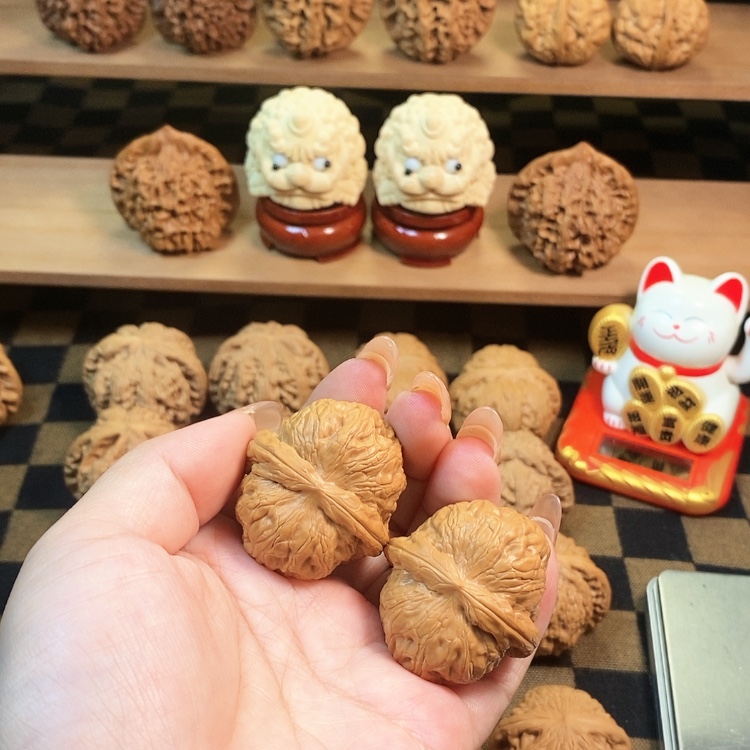 【闪购商品】桃核把件38元宝。             