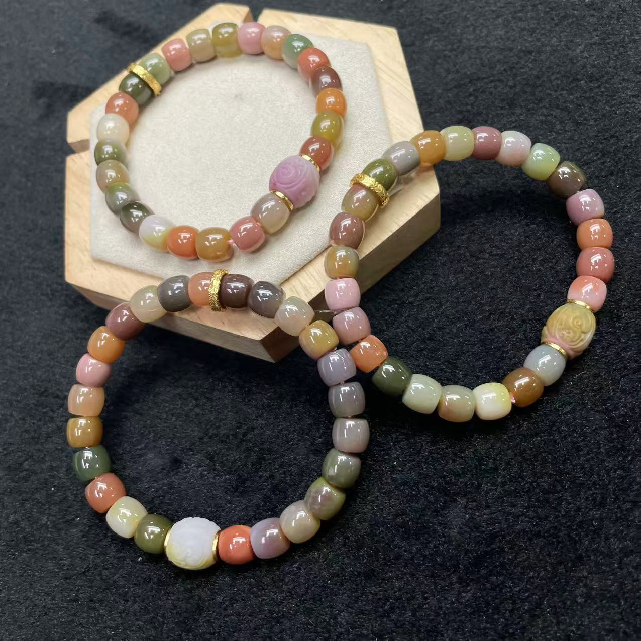 100631T30-3A56-盐源玛瑙手串-多样性/发其一