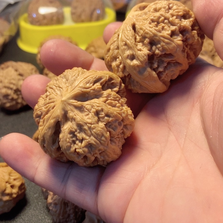 文玩核桃吊坠阿*博粗筋