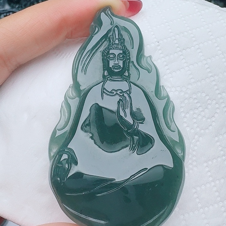 颈饰未镶嵌翡翠天然的A货翡翠多样性发其一