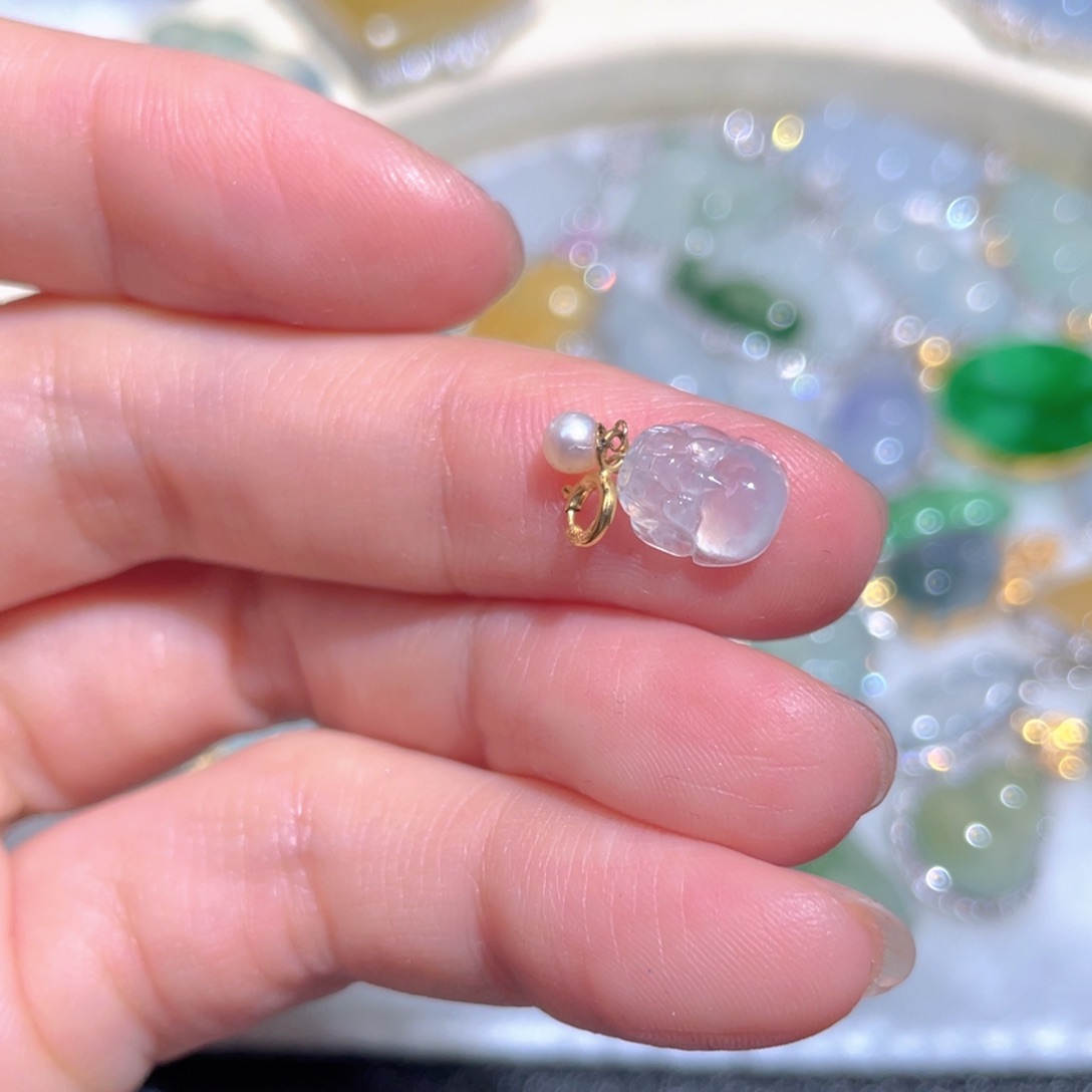 翡翠颈饰18K金镶嵌翡翠