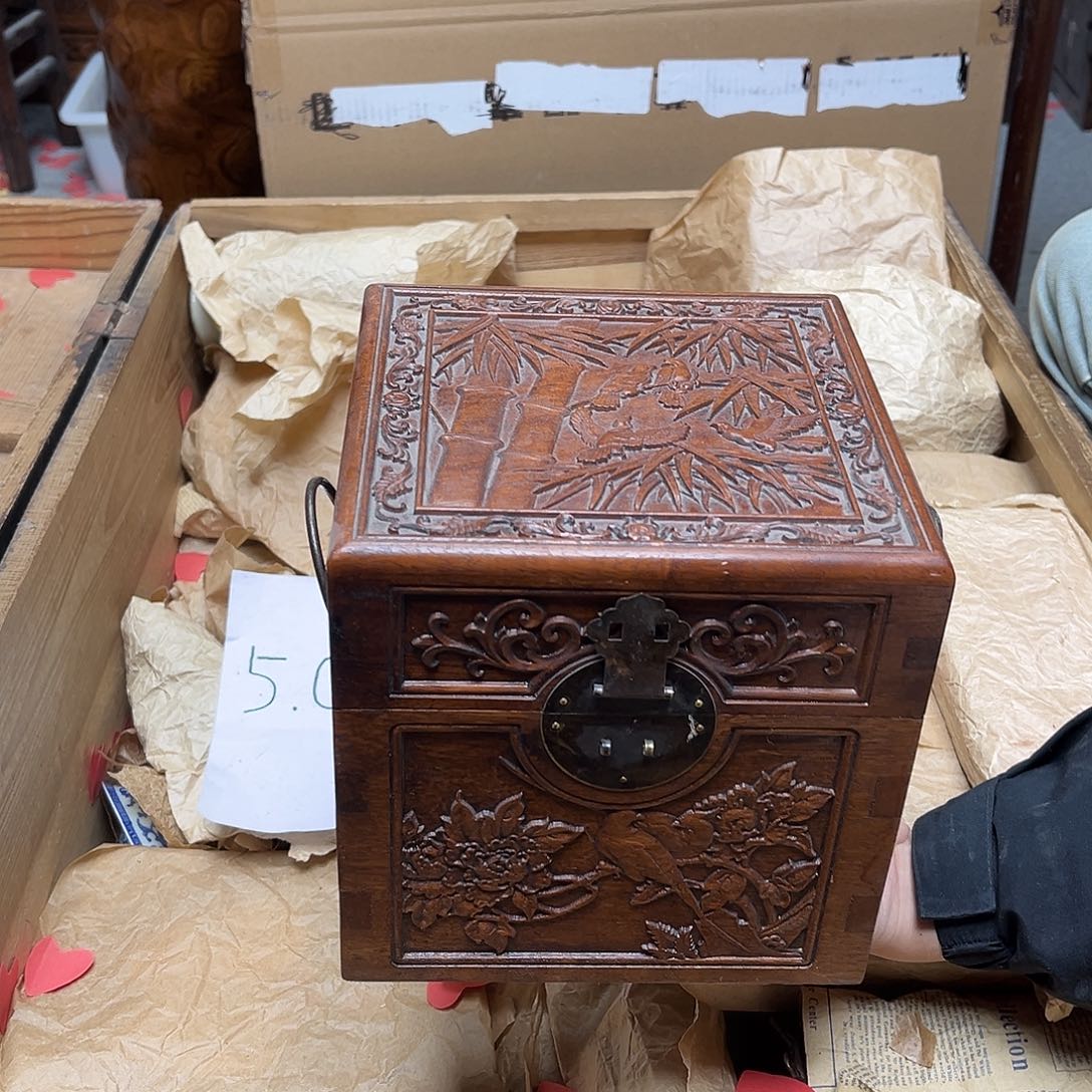 大叶紫檀（黑酸枝木类）