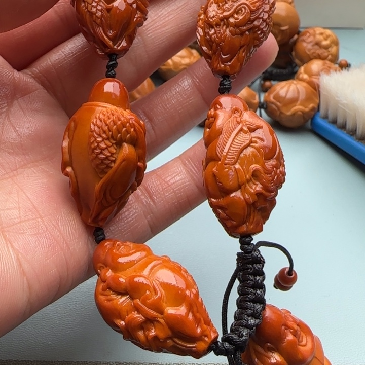 橄榄核手串雕刻工艺