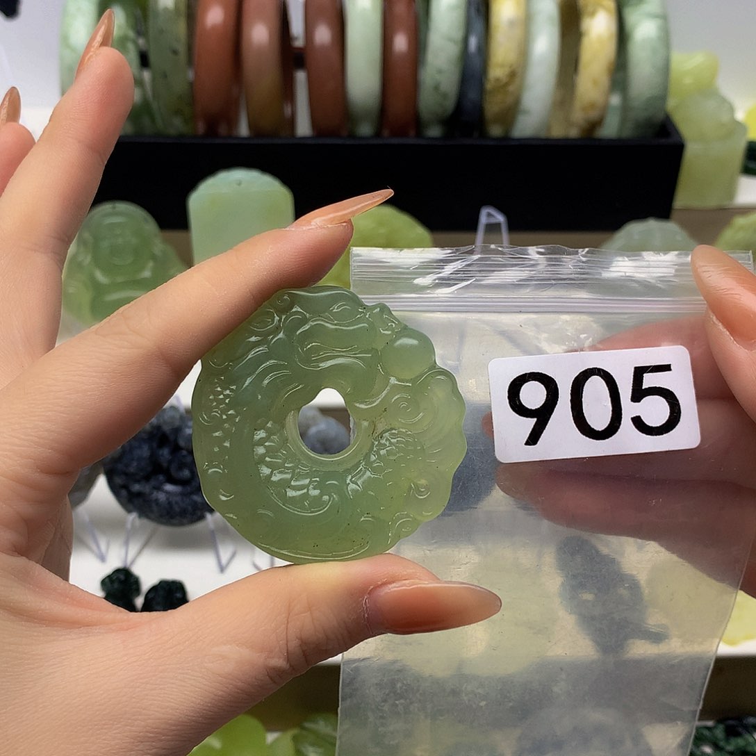 蛇纹石玉颈饰未镶嵌鲁*