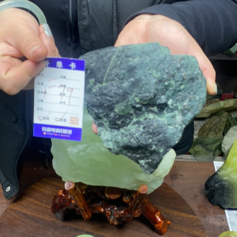 中国四大名玉天然岫玉原石原料