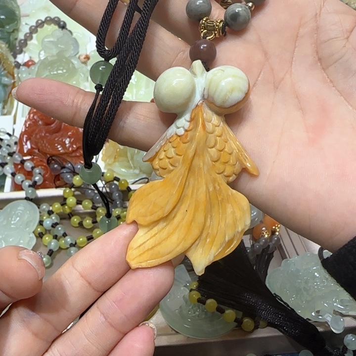 蛇纹石玉吊坠未镶嵌