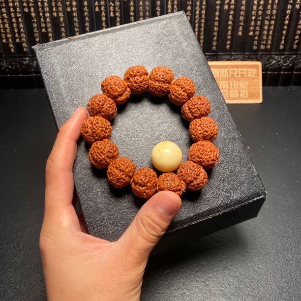 超头满肉蜂王菠萝蜜：6号