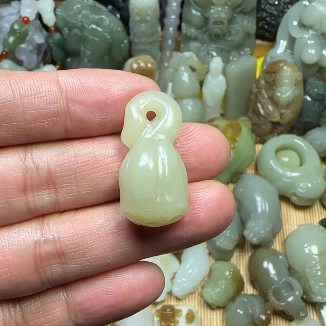 未镶嵌和田玉挂件