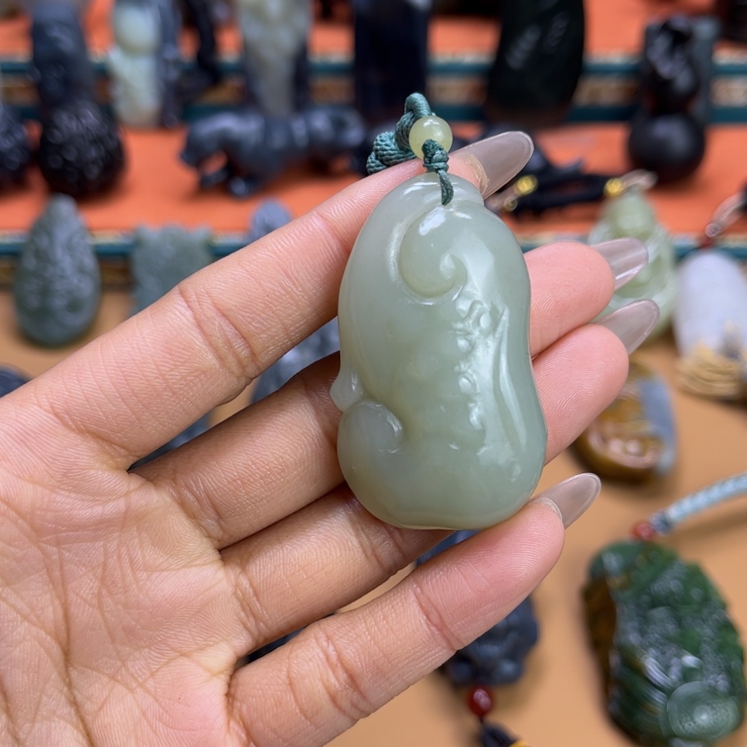 未镶嵌和田玉挂件千**士